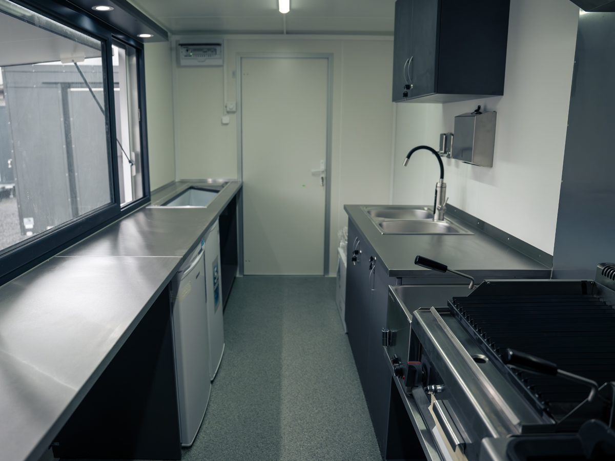 rulote_commercial_echipat_5m_12
